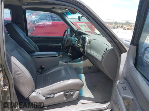 2001 Ford Explorer Sport с VIN 1FMCU60E41UC87834, выставлен на аукционе IAAI как лот 42760834 с пробегом 189 955 миль миль и . История ставок и продаж доступна на DreamBid. Изображение 5.