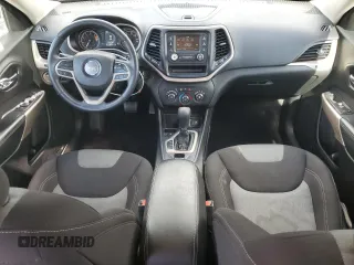 2017 Jeep Cherokee Altitude z VIN 1C4PJLAB1HW667620, wystawiony jako Copart lot #48172765 z przebiegiem 151 970 mil mil oraz Szkoda całkowita • Salvage title. Historia ofert i sprzedaży dostępna na DreamBid. Obrazek 8.