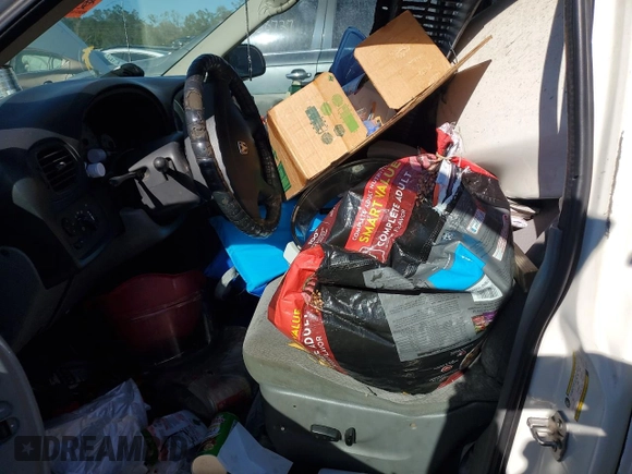 1998 Dodge Caravan SE with VIN 2B4GP4539WR648145, listed as a Copart auction lot 82370494 with Not Provided miles and Salvage Title. Bid and sale history available at DreamBid. Image 7.