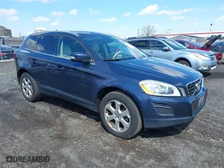 2013 Volvo XC60 3.2L with VIN YV4940DZXD2419193, listed as a IAAI auction lot 41871048 with 104,934 mi miles. Bid and sale history available at carsss.com. Image 1.