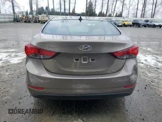 2016 Hyundai Elantra SE z VIN 5NPDH4AE2GH708016, wystawiony jako Copart lot #43999565 z przebiegiem 118 026 mil mil oraz Czysty tytuł • Clean title. Historia ofert i sprzedaży dostępna na DreamBid. Obrazek 6.