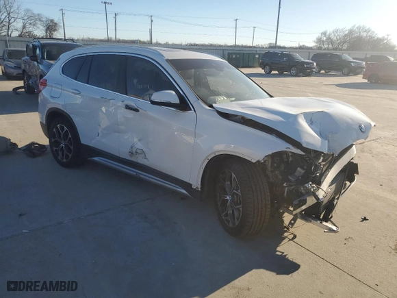2020 BMW X1 xDrive28i with VIN WBXJG9C06L5P88101, listed as a Copart auction lot 43585425 with 98,983 mi miles and Clean Title. Bid and sale history available at carsss.com. Image 4.