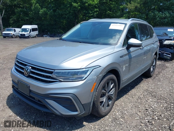 2022 Volkswagen Tiguan SE with VIN 3VV2B7AX2NM074369, listed as a IAAI auction lot 42522561 with 47,752 mi miles and . Bid and sale history available at DreamBid. Image 6.