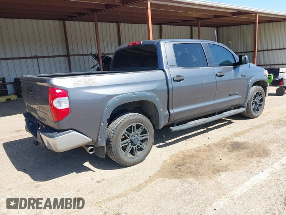 2018 Toyota Tundra 2WD SR5 with VIN 5TFEY5F19JX229779, listed as a IAAI auction lot 41718984 with 272,351 mi miles. Bid and sale history available at carsss.com. Image 4.