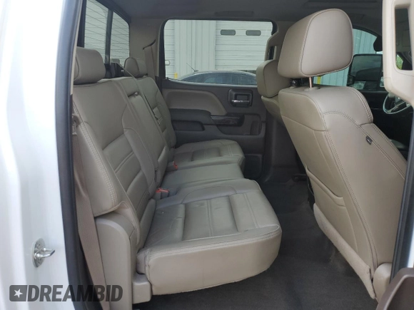 2016 GMC Sierra 2500HD Denali z VIN 1GT12UE84GF272949, wystawiony jako Copart lot #50641015 z przebiegiem 270 501 mil mil oraz Szkoda całkowita • Salvage title. Historia ofert i sprzedaży dostępna na DreamBid. Obrazek 10.