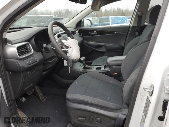 2019 Kia Sorento LX V6 with VIN 5XYPGDA53KG572916, listed as a Copart auction lot 46332115 with 93,941 mi miles and Salvage Title. Bid and sale history available at carsss.com. Image 7.