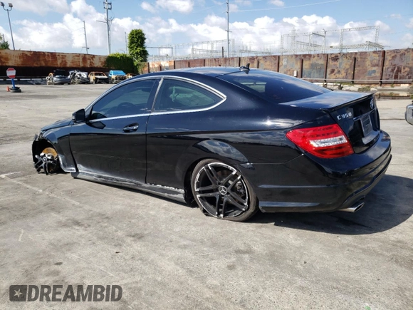 2015 Mercedes-Benz C 350 z VIN WDDGJ8JB9FG384277, wystawiony jako Copart lot #50709404 z przebiegiem 54 349 mil mil oraz . Historia ofert i sprzedaży dostępna na DreamBid. Obrazek 2.