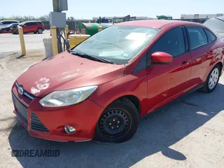 2012 Ford Focus SE z VIN 1FAHP3F21CL428659, wystawiony jako IAAI lot #42040183 z przebiegiem 195 947 mil mil oraz . Historia ofert i sprzedaży dostępna na DreamBid. Obrazek 2.