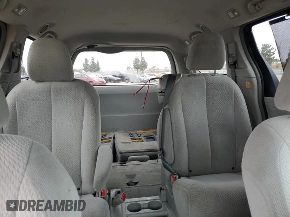 2012 Toyota Sienna LE AAS с VIN 5TDKK3DC8CS241590, выставлен на аукционе Copart как лот 53308815 с пробегом 141 292 миль миль и Списание • Salvage title. История ставок и продаж доступна на DreamBid. Изображение 10.