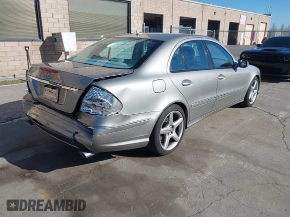 2009 Mercedes-Benz E 350 Luxury with VIN WDBUF56X19B407911, listed as a IAAI auction lot 41328511 with 25,015 mi miles and . Bid and sale history available at carsss.com. Image 4.