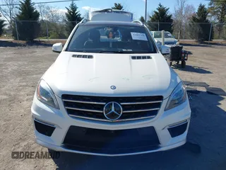2014 Mercedes-Benz M 63 AMG z VIN 4JGDA7EB2EA339177, wystawiony jako IAAI lot #41883758 z przebiegiem 111 416 mil mil oraz . Historia ofert i sprzedaży dostępna na DreamBid. Obrazek 12.