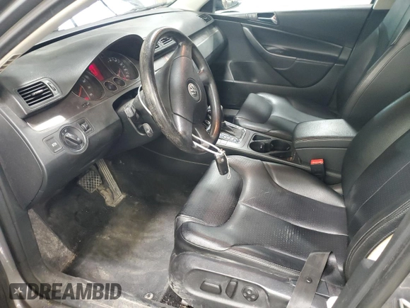 2008 Volkswagen Passat Turbo z VIN WVWJK73C08P045746, wystawiony jako Copart lot #52714265 z przebiegiem 202 420 mil mil oraz Szkoda całkowita • Salvage title. Historia ofert i sprzedaży dostępna na DreamBid. Obrazek 7.