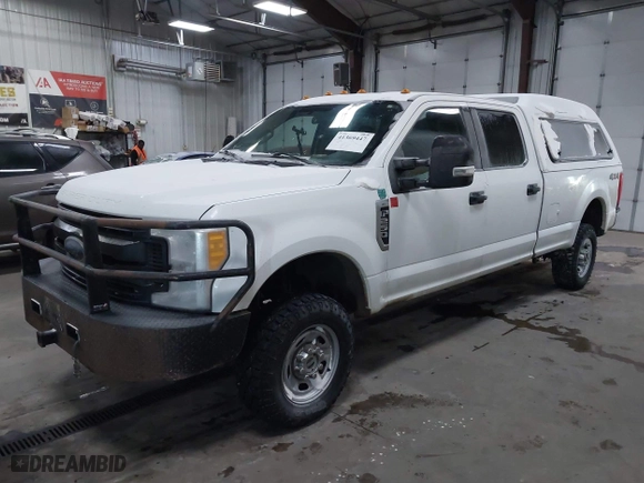 2017 Ford Super Duty F-250 SRW Lariat with VIN 1FT7W2B63HED58153, listed as a IAAI auction lot 41369447 with 136,965 mi miles. Bid and sale history available at carsss.com. Image 18.