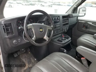 2015 Chevrolet Express Cargo z VIN 1GCWGFCF0F1286668, wystawiony jako Copart lot #85657524 z przebiegiem 107 760 mil mil oraz Szkoda całkowita • Salvage title. Historia ofert i sprzedaży dostępna na DreamBid. Obrazek 8.