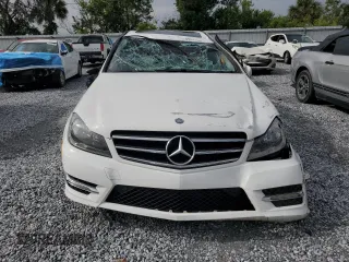 2014 Mercedes-Benz C 250 Sport with VIN WDDGF4HB4EG231661, listed as a Copart auction lot 59657335 with 83,731 mi miles and Salvage title. Bid and sale history available at DreamBid. Image 5.