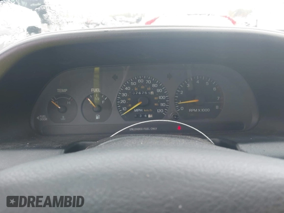 1995 Ford Escort z VIN 1FASP11J5SW107553, wystawiony jako IAAI lot #42202877 z przebiegiem 76 751 mil mil oraz . Historia ofert i sprzedaży dostępna na DreamBid. Obrazek 7.