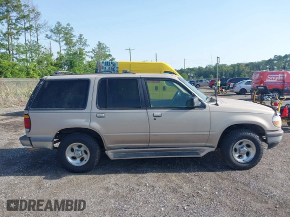 1997 Ford Explorer Eddie Bauer z VIN 1FMDU32X8VZC30353, wystawiony jako IAAI lot #42259734 z przebiegiem 249 106 mil mil oraz . Historia ofert i sprzedaży dostępna na DreamBid. Obrazek 13.