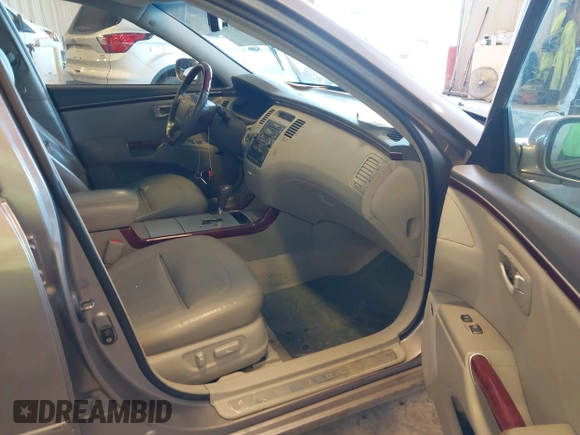 2007 Hyundai Azera SE z VIN KMHFC46F87A173110, wystawiony jako IAAI lot #42275974 z przebiegiem 208 901 mil mil oraz . Historia ofert i sprzedaży dostępna na DreamBid. Obrazek 5.
