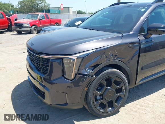2025 Kia Sorento X-Line SX Prestige z VIN 5XYRKDJF5SG333500, wystawiony jako IAAI lot #42284751 z przebiegiem 8 733 mil mil oraz . Historia ofert i sprzedaży dostępna na DreamBid. Obrazek 6.
