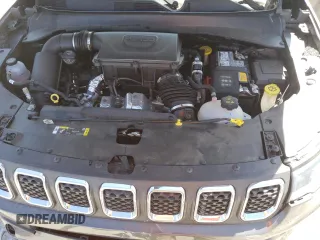 2023 Jeep Compass Latitude Lux z VIN 3C4NJDFNXPT571635, wystawiony jako Copart lot #49438395 z przebiegiem 12 019 mil mil oraz Szkoda całkowita • Salvage title. Historia ofert i sprzedaży dostępna na DreamBid. Obrazek 12.