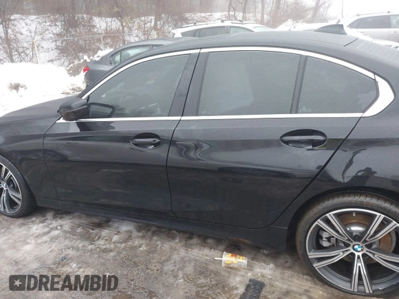 2020 BMW 3 Series 330i xDrive with VIN 3MW5R7J02L8B27598, listed as a IAAI auction lot 41525541 with 32,253 mi miles. Bid and sale history available at carsss.com. Image 14.