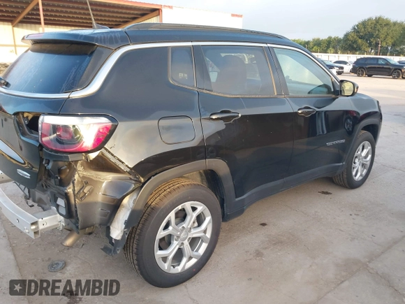 2024 Jeep Compass Latitude с VIN 3C4NJDBN4RT117244, выставлен на аукционе IAAI как лот 42702449 с пробегом 31 533 миль миль и . История ставок и продаж доступна на DreamBid. Изображение 4.