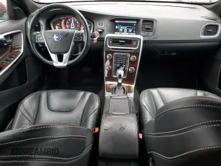 2015 Volvo S60 T5 Premier with VIN YV1612TB5F1308861, listed as a Copart auction lot 49028325 with 55,583 mi miles and Clean Title. Bid and sale history available at carsss.com. Image 8.