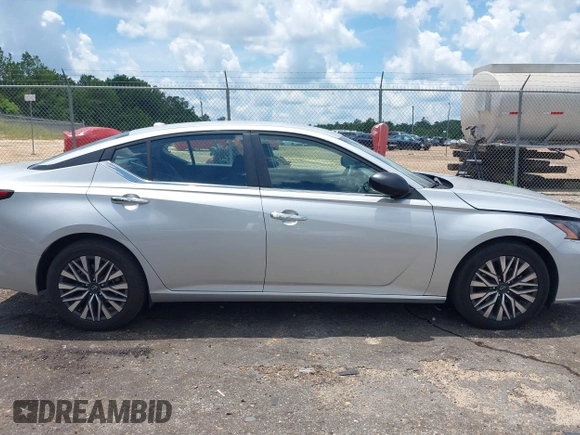 2024 Nissan Altima SV with VIN 1N4BL4DV7RN339731, listed as a IAAI auction lot 42642371 with 34,165 mi miles and . Bid and sale history available at DreamBid. Image 14.