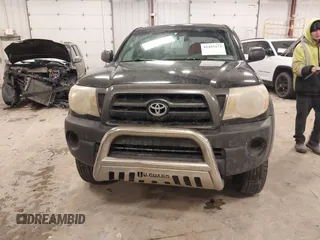 2008 Toyota Tacoma z VIN 5TEUU42N58Z554216, wystawiony jako IAAI lot #41455173 z przebiegiem 253 609 mil mil oraz . Historia ofert i sprzedaży dostępna na DreamBid. Obrazek 6.