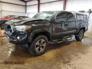 2017 Toyota Tacoma SR5 with VIN 5TFSZ5AN5HX078122, listed as a Copart auction lot 61478065 with 119,218 mi miles and Salvage title. Bid and sale history available at DreamBid. Image 1.