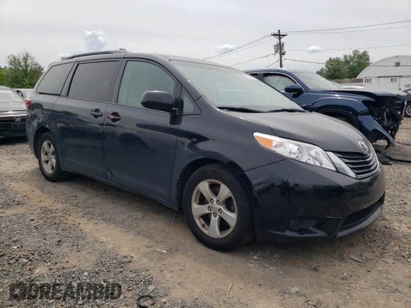 2015 Toyota Sienna LE AAS z VIN 5TDKK3DCXFS541460, wystawiony jako Copart lot #58171725 z przebiegiem 192 174 mil mil oraz Szkoda całkowita • Salvage title. Historia ofert i sprzedaży dostępna na DreamBid. Obrazek 4.