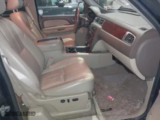 2009 Chevrolet Silverado 1500 LTZ with VIN 1GCEK39J19Z274622, listed as a IAAI auction lot 41352625 with 213,255 mi miles. Bid and sale history available at carsss.com. Image 5.