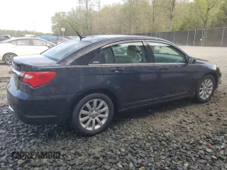 2011 Chrysler 200 Touring z VIN 1C3BC1FG6BN502855, wystawiony jako Copart lot #54063735 z przebiegiem 110 580 mil mil oraz Czysty tytuł • Clean title. Historia ofert i sprzedaży dostępna na DreamBid. Obrazek 3.