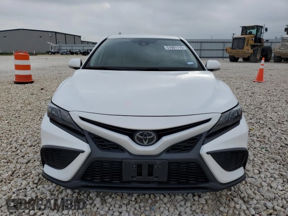2022 Toyota Camry SE with VIN 4T1G11AKXNU702906, listed as a Copart auction lot 51081115 with 39,702 mi miles and Clean Title. Bid and sale history available at DreamBid. Image 5.
