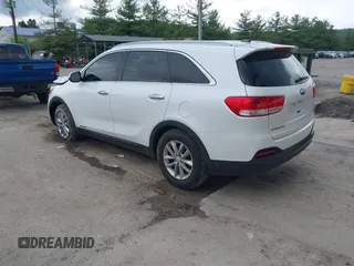 2017 Kia Sorento LX с VIN 5XYPGDA58HG335914, выставлен на аукционе IAAI как лот 42230037 с пробегом 98 202 миль миль и . История ставок и продаж доступна на DreamBid. Изображение 3.
