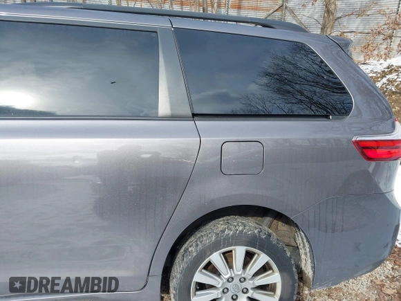 2017 Toyota Sienna LE with VIN 5TDJZ3DC5HS173134, listed as a IAAI auction lot 41256534 with 70,940 mi miles. Bid and sale history available at carsss.com. Image 18.