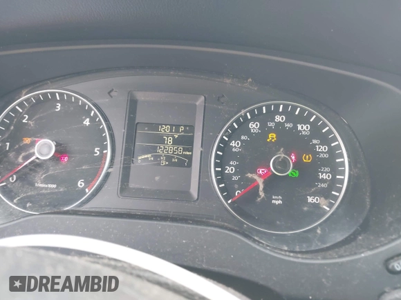 2014 Volkswagen Jetta TDI with VIN 3VWLL7AJ0EM386019, listed as a IAAI auction lot 42229260 with 122,858 mi miles and . Bid and sale history available at DreamBid. Image 7.