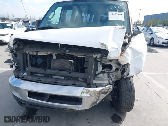2013 Ford Econoline Passenger XL z VIN 1FBSS3BL4DDA83236, wystawiony jako IAAI lot #41477441 z przebiegiem 164 210 mil mil oraz . Historia ofert i sprzedaży dostępna na DreamBid. Obrazek 6.