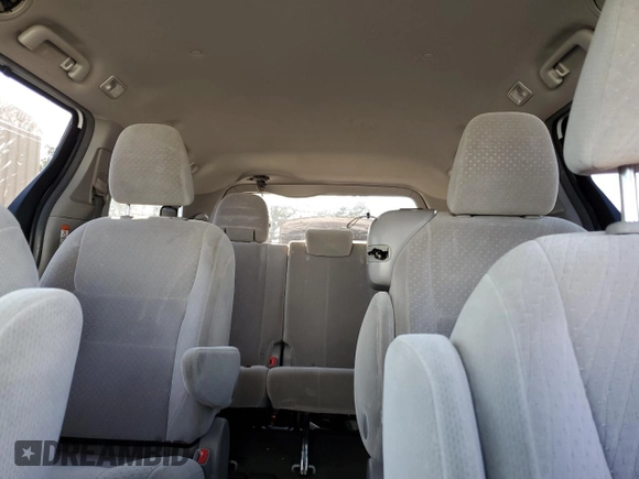 2015 Toyota Sienna LE AAS z VIN 5TDKK3DC6FS560071, wystawiony jako Copart lot #59883805 z przebiegiem 125 292 mil mil oraz Szkoda całkowita • Salvage title. Historia ofert i sprzedaży dostępna na DreamBid. Obrazek 10.