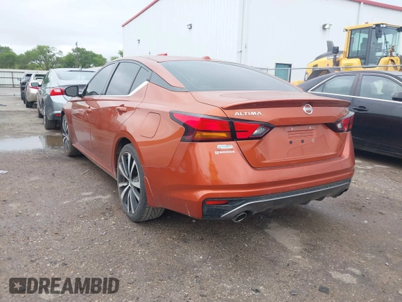 2020 Nissan Altima 2.5 SR with VIN 1N4BL4CVXLC186704, listed as a IAAI auction lot 41905204 with 67,102 mi miles. Bid and sale history available at carsss.com. Image 3.