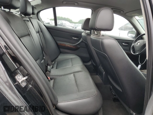 2011 BMW 3 Series 328i xDrive with VIN WBAPK5C58BA655062, listed as a Copart auction lot 61531785 with 211,145 mi miles and Salvage title. Bid and sale history available at DreamBid. Image 10.
