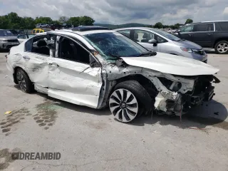 2017 Honda Accord Touring with VIN JHMCR6F7XHC018105, listed as a Copart auction lot 58632345 with 116,930 mi miles and Salvage title. Bid and sale history available at DreamBid. Image 4.
