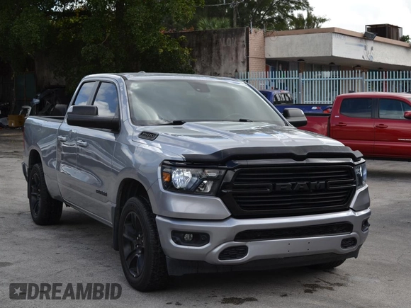 2021 Ram 1500 Big Horn z VIN 1C6RREBT3MN811115, wystawiony jako Copart lot #48342715 z przebiegiem 70 823 mil mil oraz Szkoda całkowita • Salvage title. Historia ofert i sprzedaży dostępna na DreamBid. Obrazek 3.