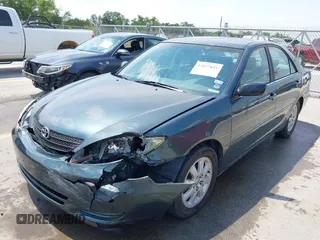 2002 Toyota Camry LE z VIN 4T1BE30KX2U591037, wystawiony jako IAAI lot #42077641 z przebiegiem 86 569 mil mil oraz . Historia ofert i sprzedaży dostępna na DreamBid. Obrazek 17.