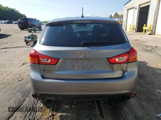 2015 Mitsubishi Outlander ES z VIN 4A4AP3AUXFE054428, wystawiony jako Copart lot #55333135 z przebiegiem 167 823 mil mil oraz Szkoda całkowita • Salvage title. Historia ofert i sprzedaży dostępna na DreamBid. Obrazek 6.