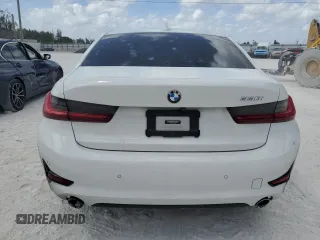 2022 BMW 3 Series 330i z VIN 3MW5R1J04N8C45622, wystawiony jako Copart lot #55467275 z przebiegiem 42 977 mil mil oraz Szkoda całkowita • Salvage title. Historia ofert i sprzedaży dostępna na DreamBid. Obrazek 6.