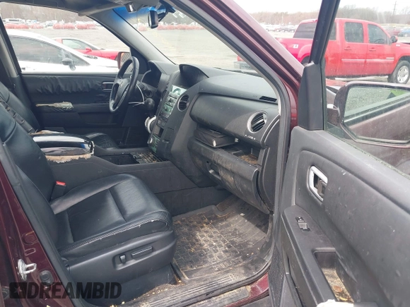 2010 Honda Pilot Touring with VIN 5FNYF4H95AB040721, listed as a IAAI auction lot 41928412 with 213,219 mi miles and . Bid and sale history available at carsss.com. Image 5.