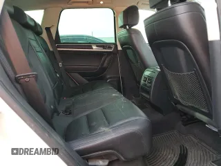 2016 Volkswagen Touareg Sport с VIN WVGEF9BPXGD011699, выставлен на аукционе Copart как лот 85089304 с пробегом 107 792 миль миль и Списание • Salvage title. История ставок и продаж доступна на DreamBid. Изображение 11.
