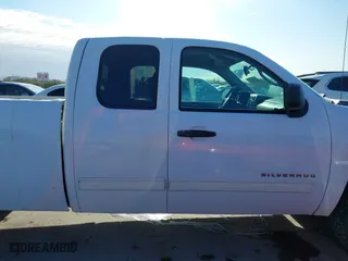 2013 Chevrolet Silverado 1500 LT with VIN 1GCRCSE08DZ166948, listed as a IAAI auction lot 41254225 with 206,541 mi miles. Bid and sale history available at carsss.com. Image 14.