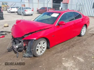 2007 BMW 3 Series 335i z VIN WBAWB73567P155445, wystawiony jako IAAI lot #42210524 z przebiegiem Nie podano mil oraz . Historia ofert i sprzedaży dostępna na DreamBid. Obrazek 2.